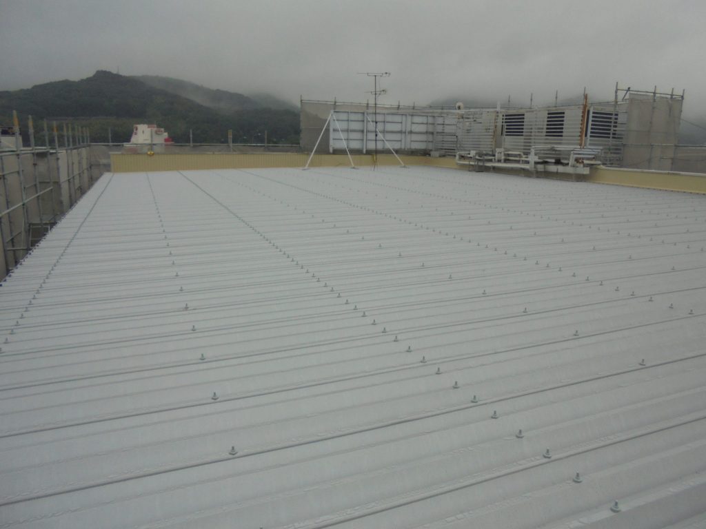 倉敷市内　屋根　カバー工法　改修工事