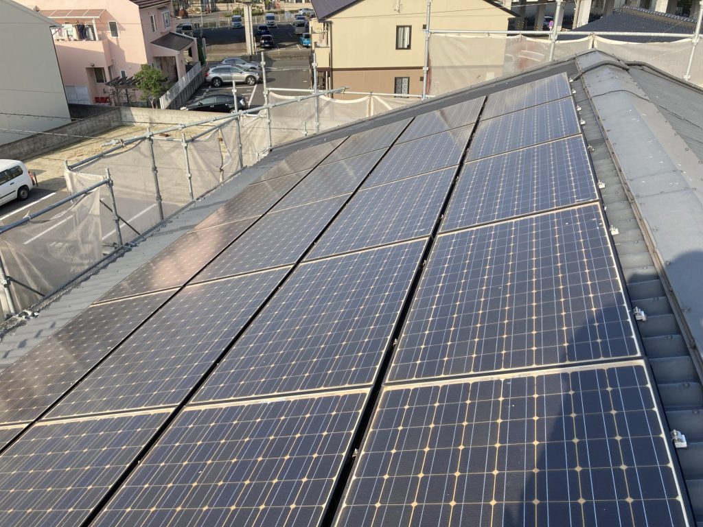 岡山市内　屋根改修　カバー工法